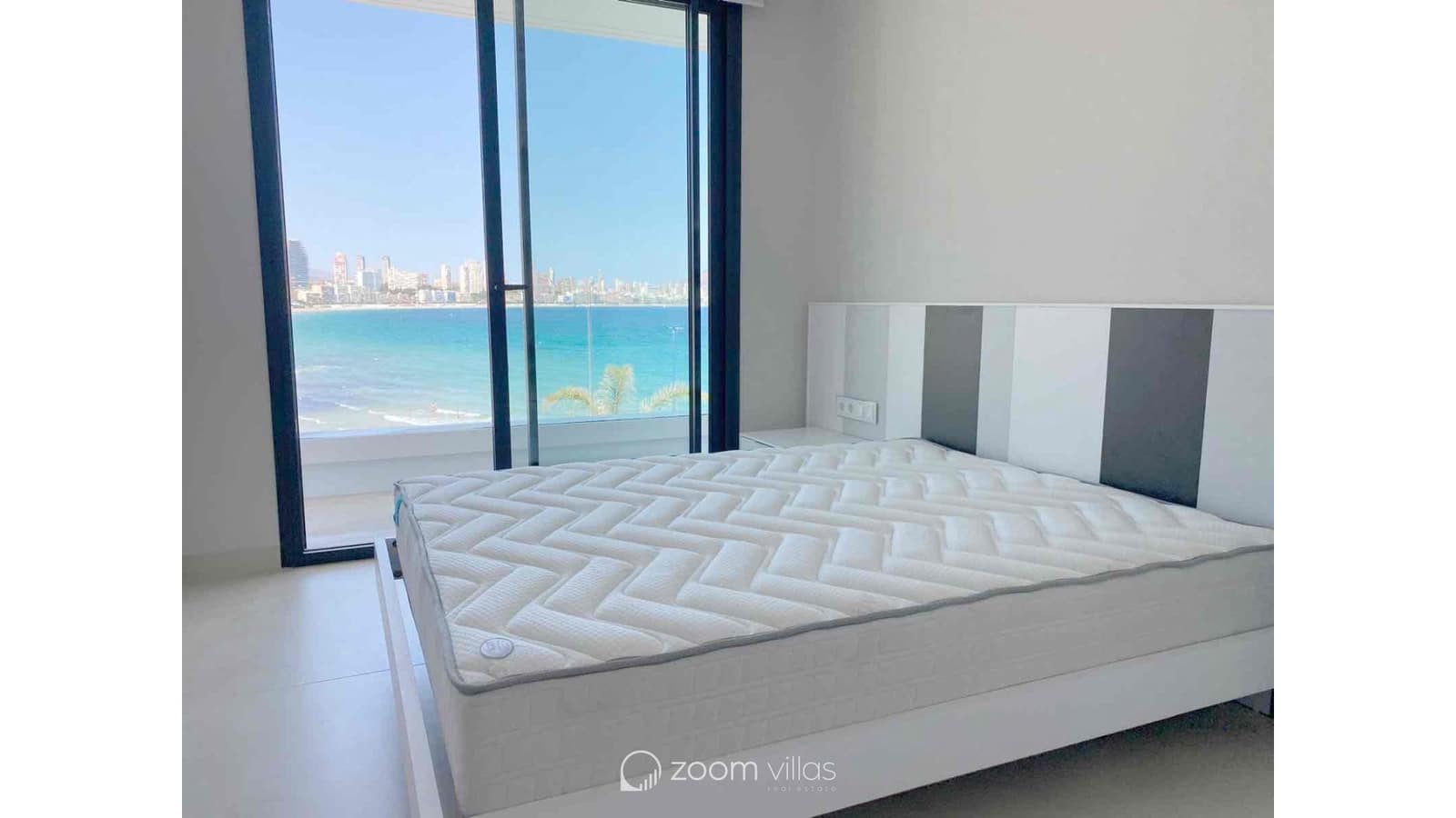 3 soveværelse Lejlighed til salg i Benidorm med swimmingpool - € 1.650.000 (Ref: 9025056)