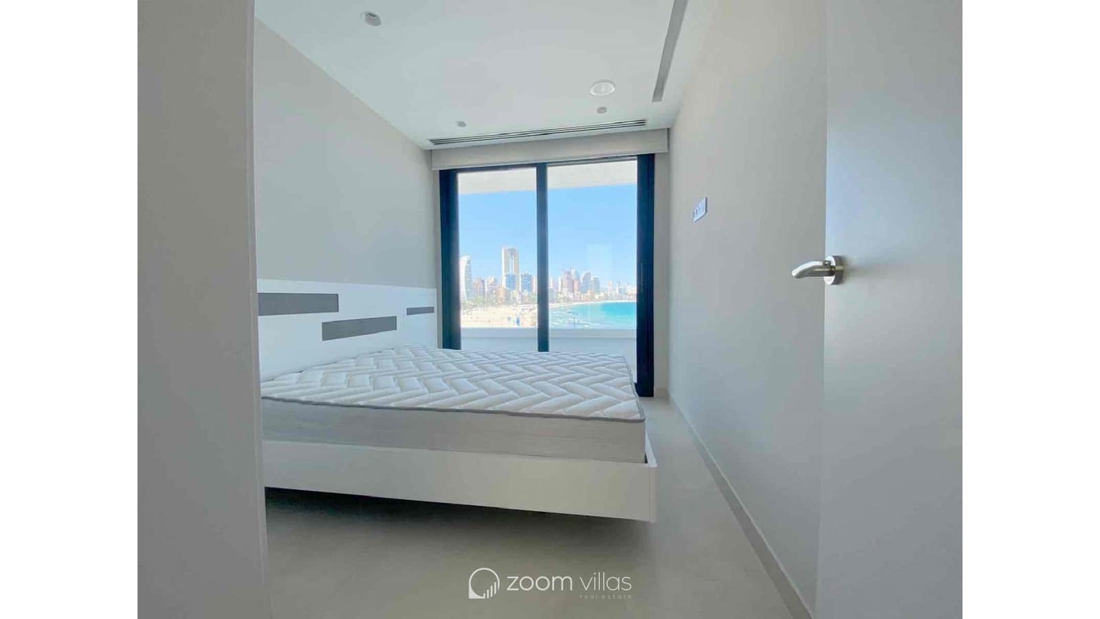 3 soveværelse Lejlighed til salg i Benidorm med swimmingpool - € 1.650.000 (Ref: 9025056)