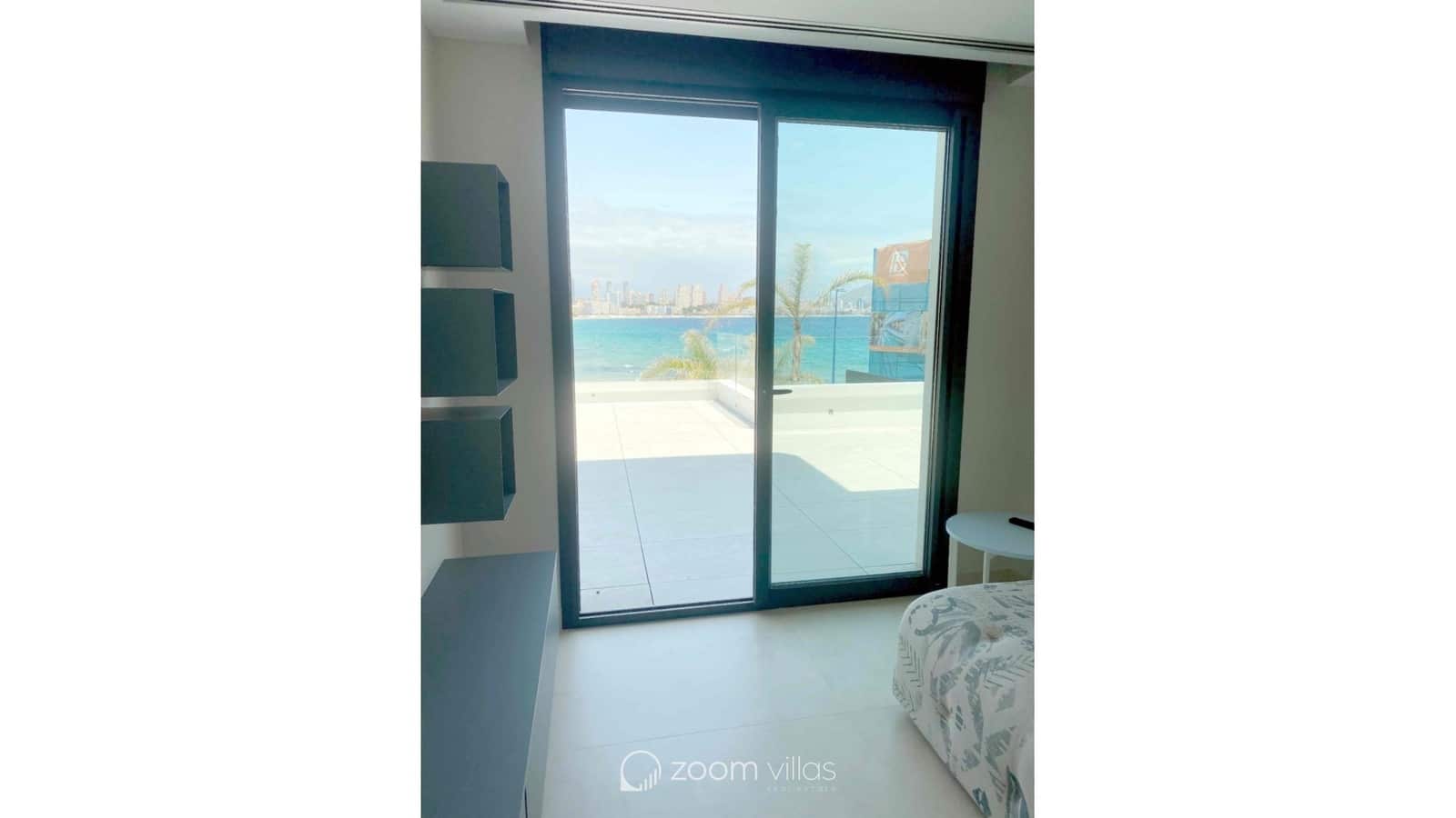 3 soveværelse Lejlighed til salg i Benidorm med swimmingpool - € 1.650.000 (Ref: 9025056)