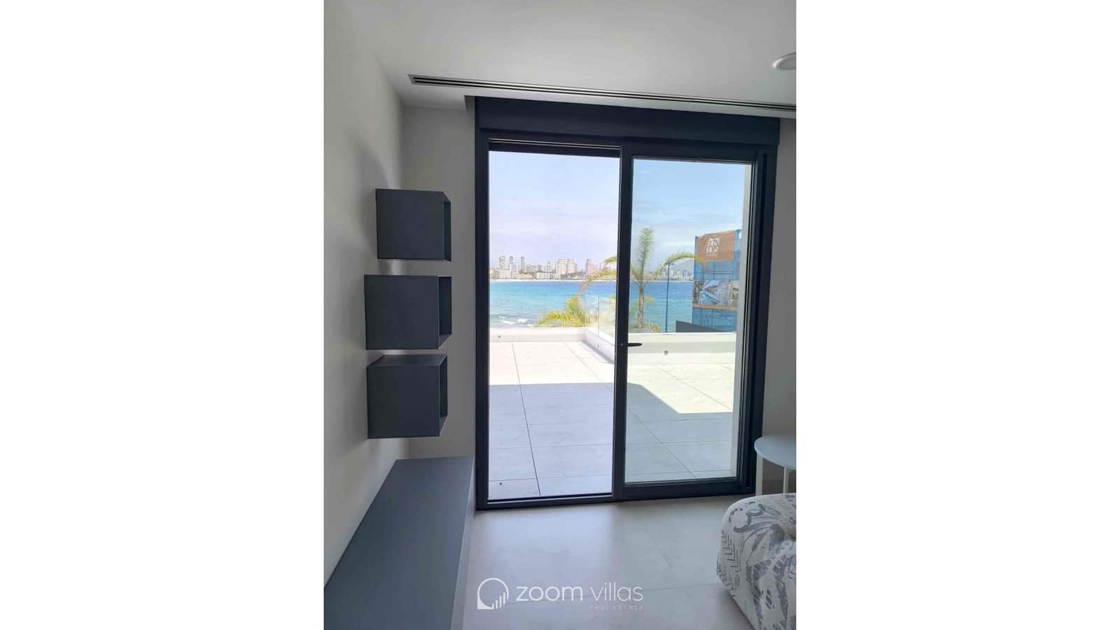 3 soveværelse Lejlighed til salg i Benidorm med swimmingpool - € 1.650.000 (Ref: 9025056)