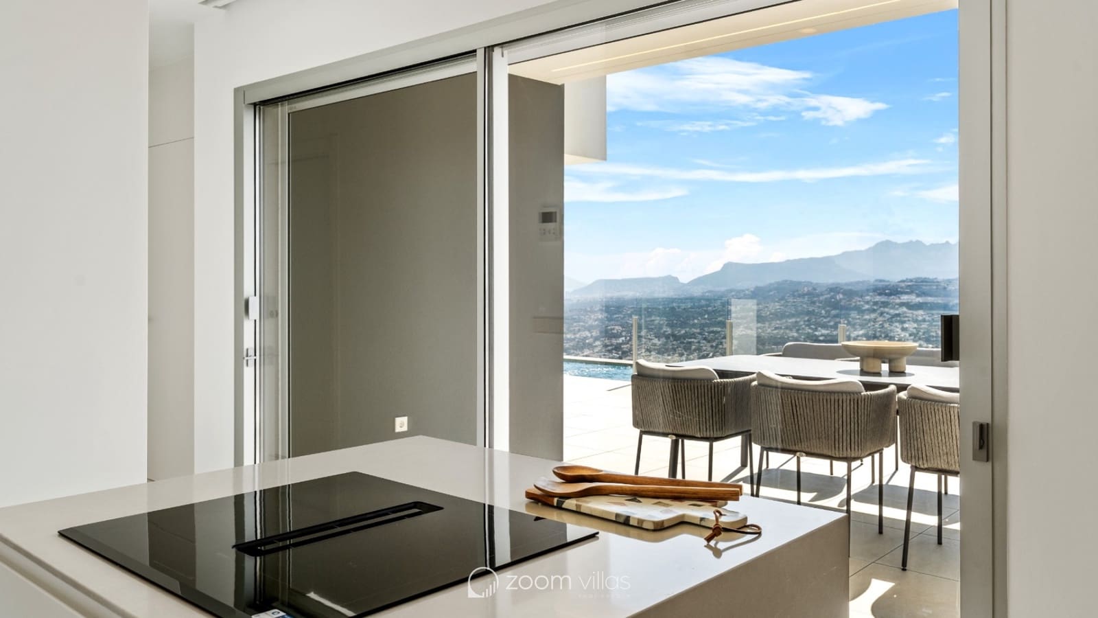 Chalet de 3 habitaciones en Cumbre del Sol en venta con piscina garaje - 1.600.850 € (Ref: 9028697)