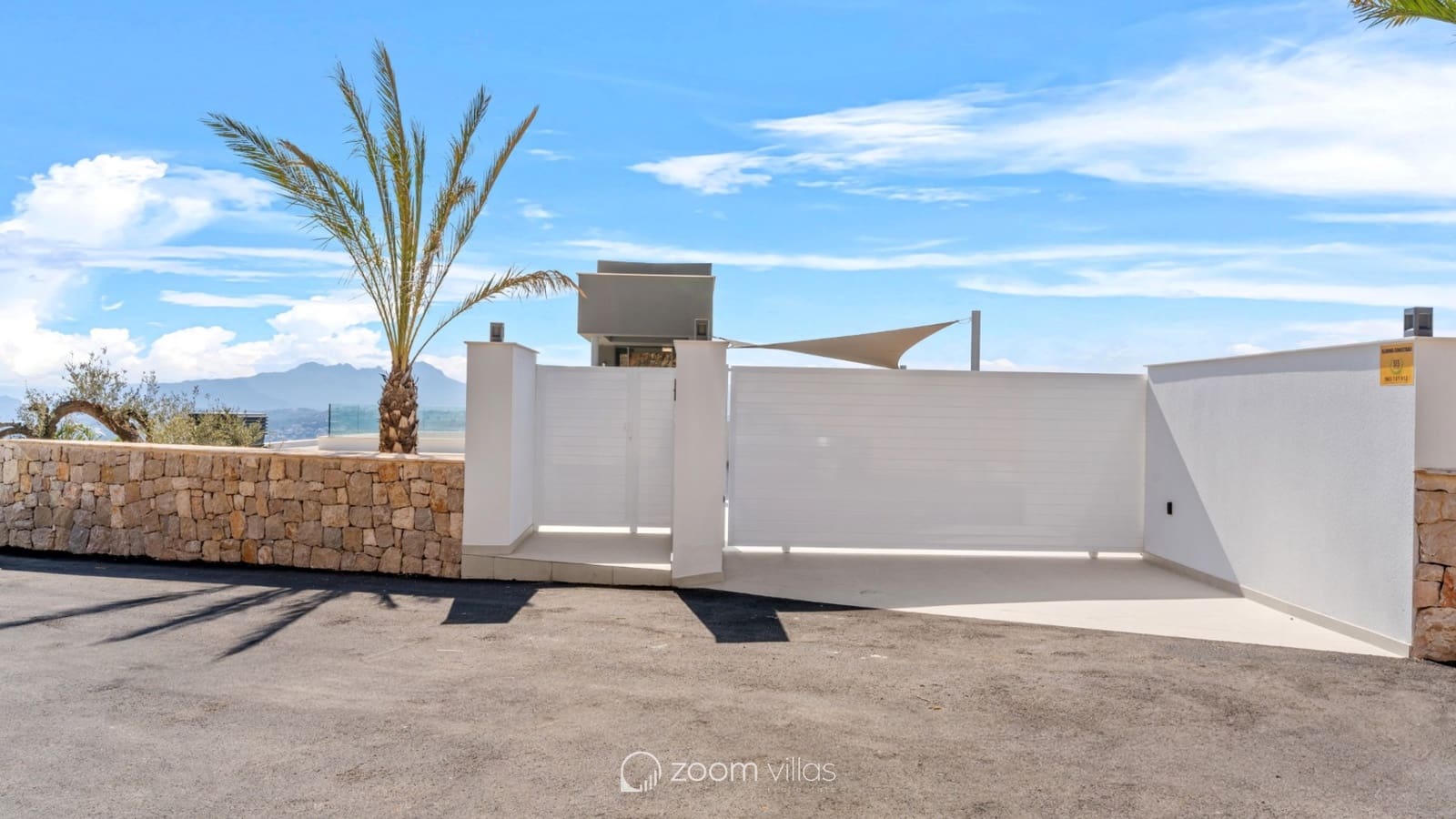 Chalet de 3 habitaciones en Cumbre del Sol en venta con piscina garaje - 1.600.850 € (Ref: 9028697)