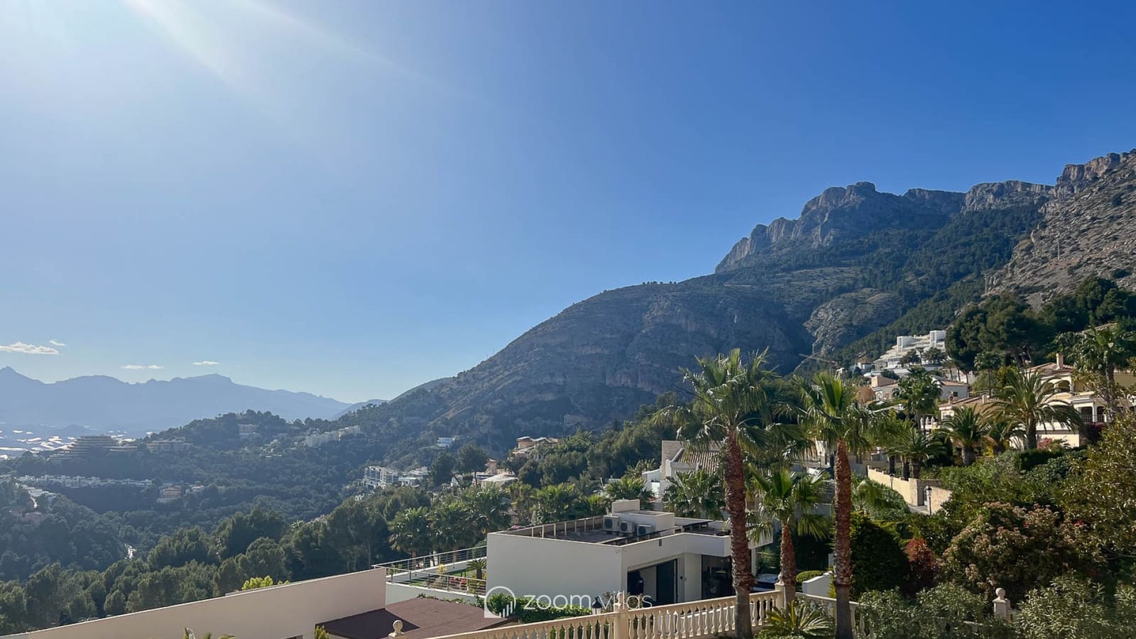 5 bedroom Villa for sale in Altea - € 2,690,000 (Ref: 9035741)