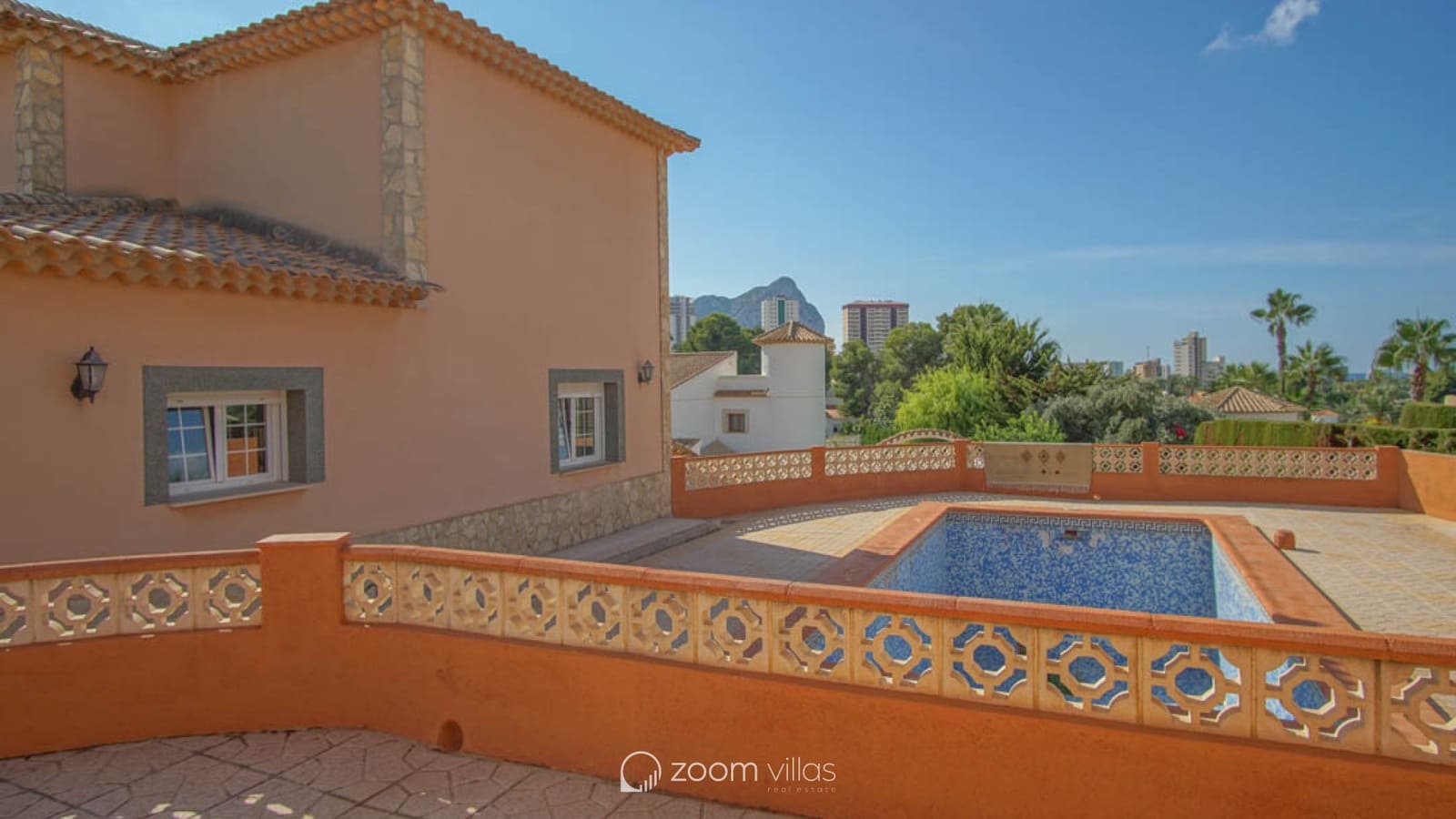 5 makuuhuone Huvila myytävänä paikassa Calpe / Calp mukana uima-altaan - 725 000 € (Ref: 9063714)