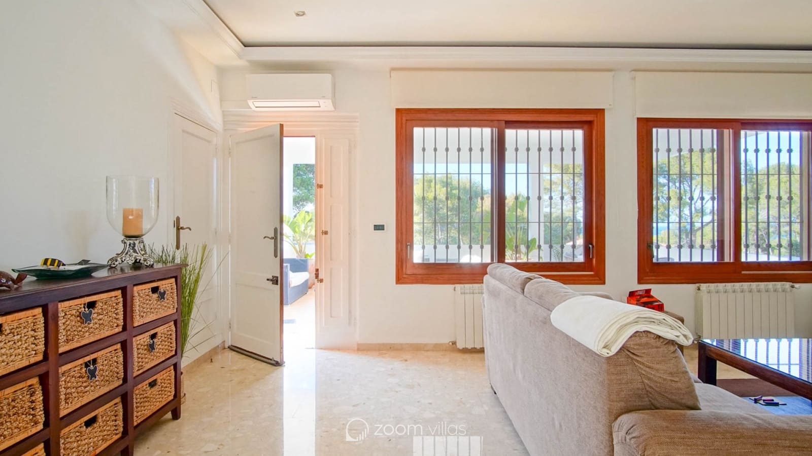 6 bedroom Villa for sale in Denia with pool - € 1,060,000 (Ref: 9064411)