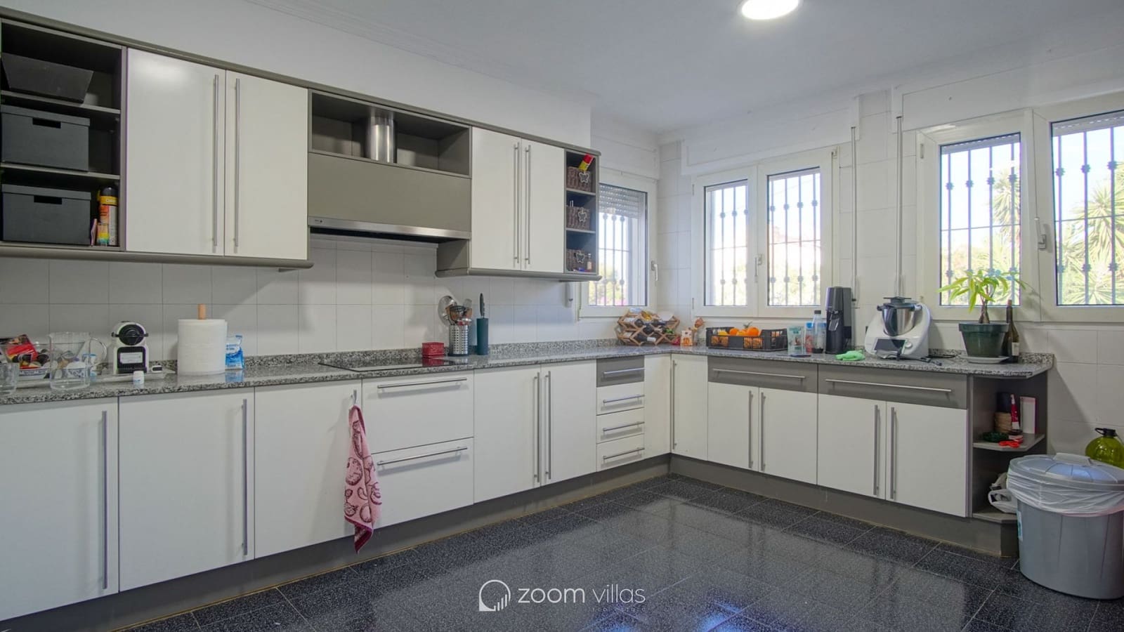 6 bedroom Villa for sale in Denia with pool - € 1,060,000 (Ref: 9064411)