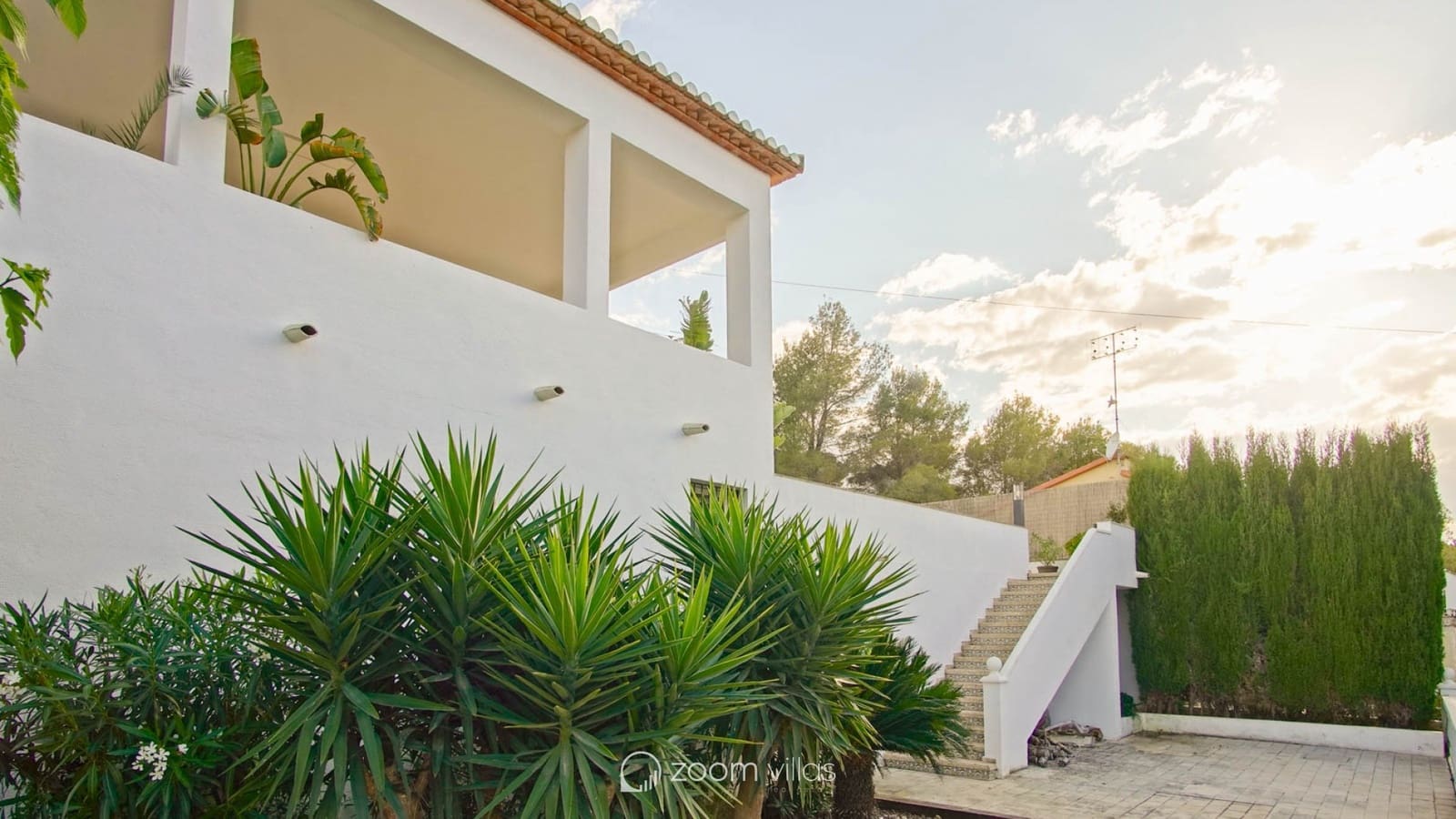 6 bedroom Villa for sale in Denia with pool - € 1,060,000 (Ref: 9064411)