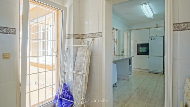 3 slaapkamer Villa te koop in Las Rotas / Les Rotes, Dénia met garage - € 788.000 (Ref: 9064414)