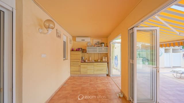 5 sypialnia Willa na sprzedaż w Dénia z basenem garażem - 765 000 € (Ref: 9064416)