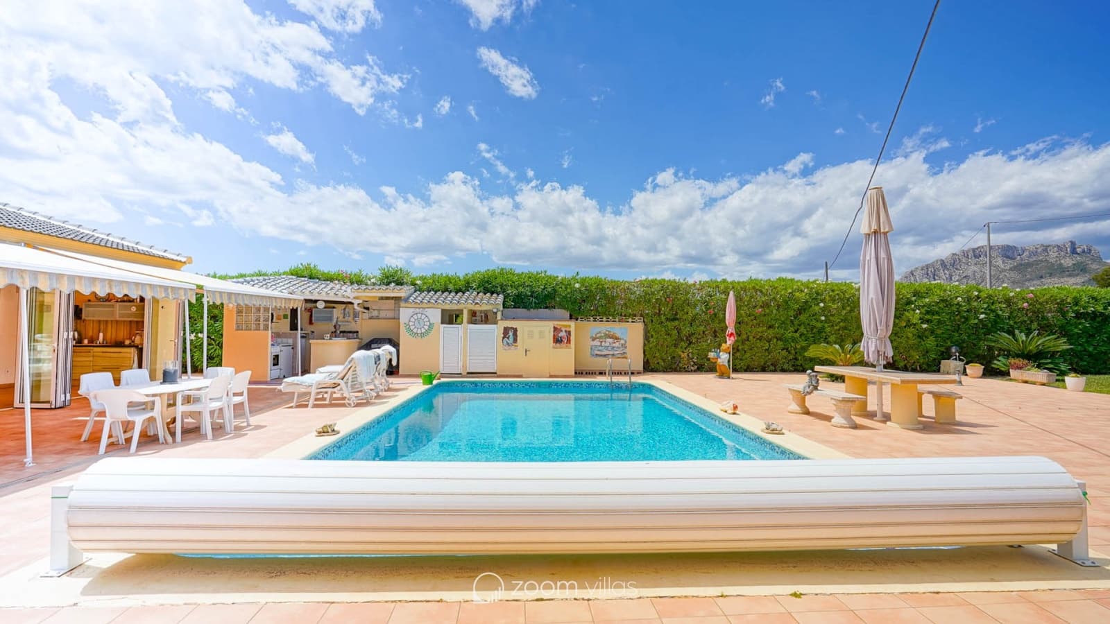 5 bedroom Villa for sale in Denia with pool garage - € 765,000 (Ref: 9064416)
