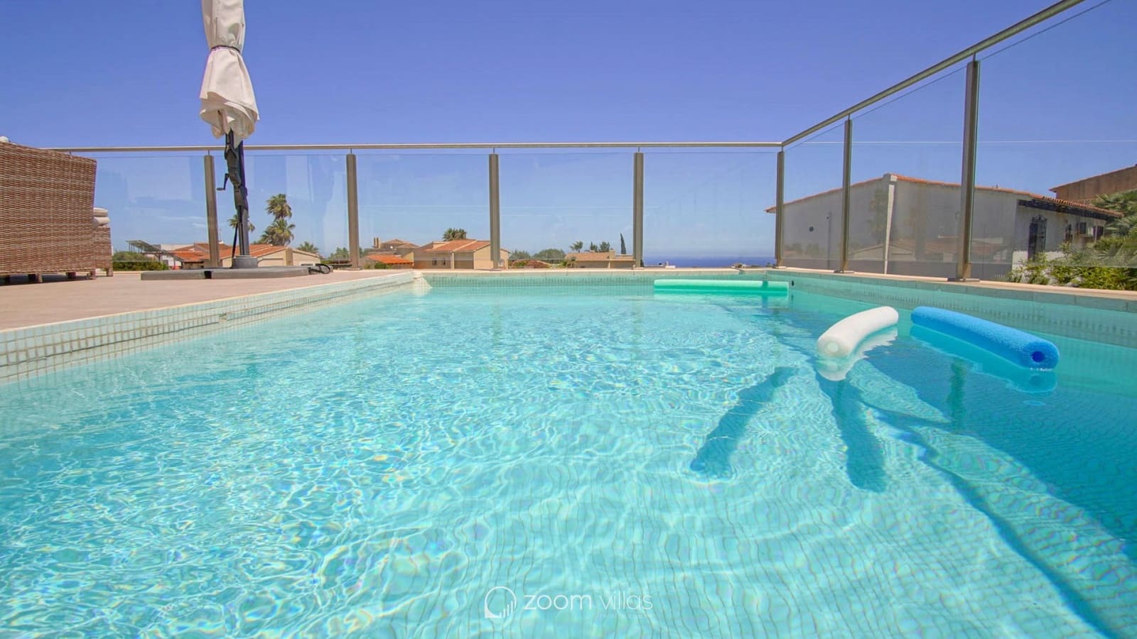 4 bedroom Villa for sale in Cumbre del Sol with pool - € 950,000 (Ref: 9064418)