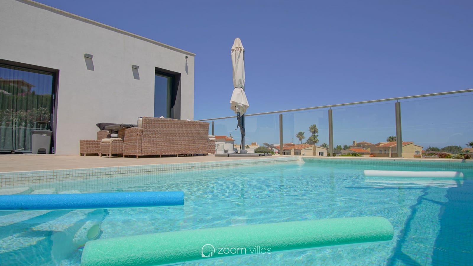 4 bedroom Villa for sale in Cumbre del Sol with pool - € 950,000 (Ref: 9064418)