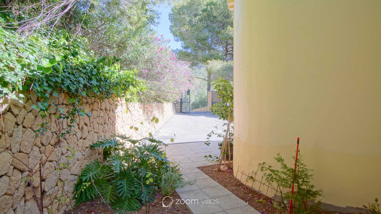 3 bedroom Villa for sale in Altea with pool - € 530,000 (Ref: 9064422)