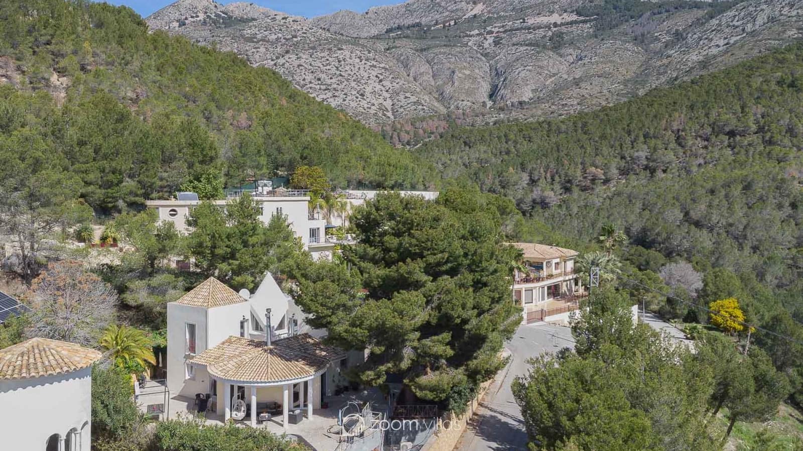 3 bedroom Villa for sale in Altea with pool - € 530,000 (Ref: 9064422)