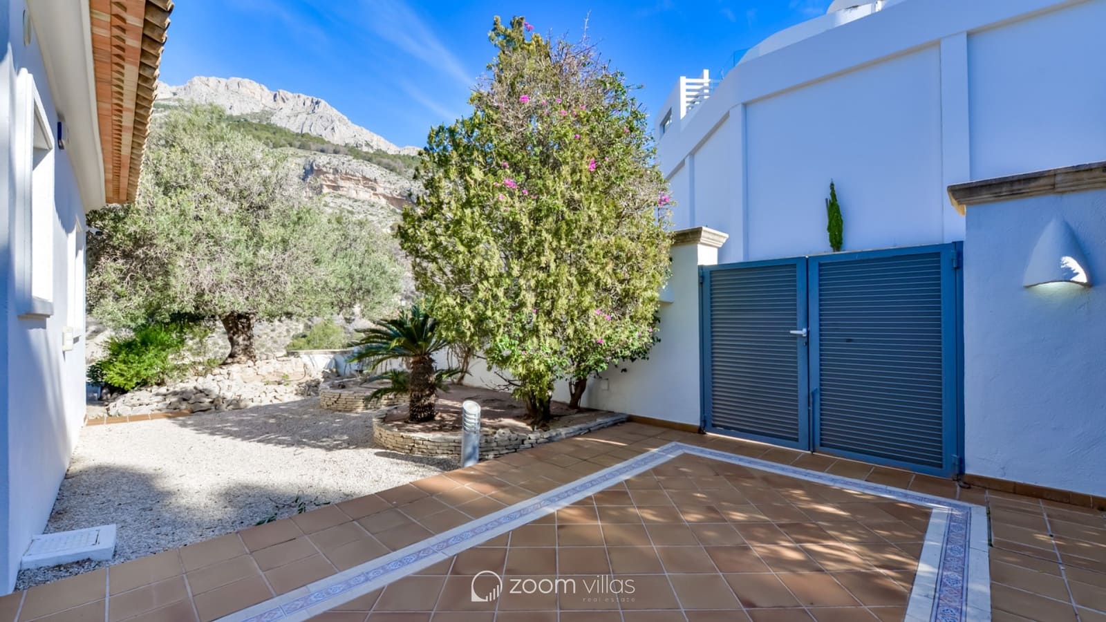 8 bedroom Villa for sale in Altea with pool - € 2,650,000 (Ref: 9064423)