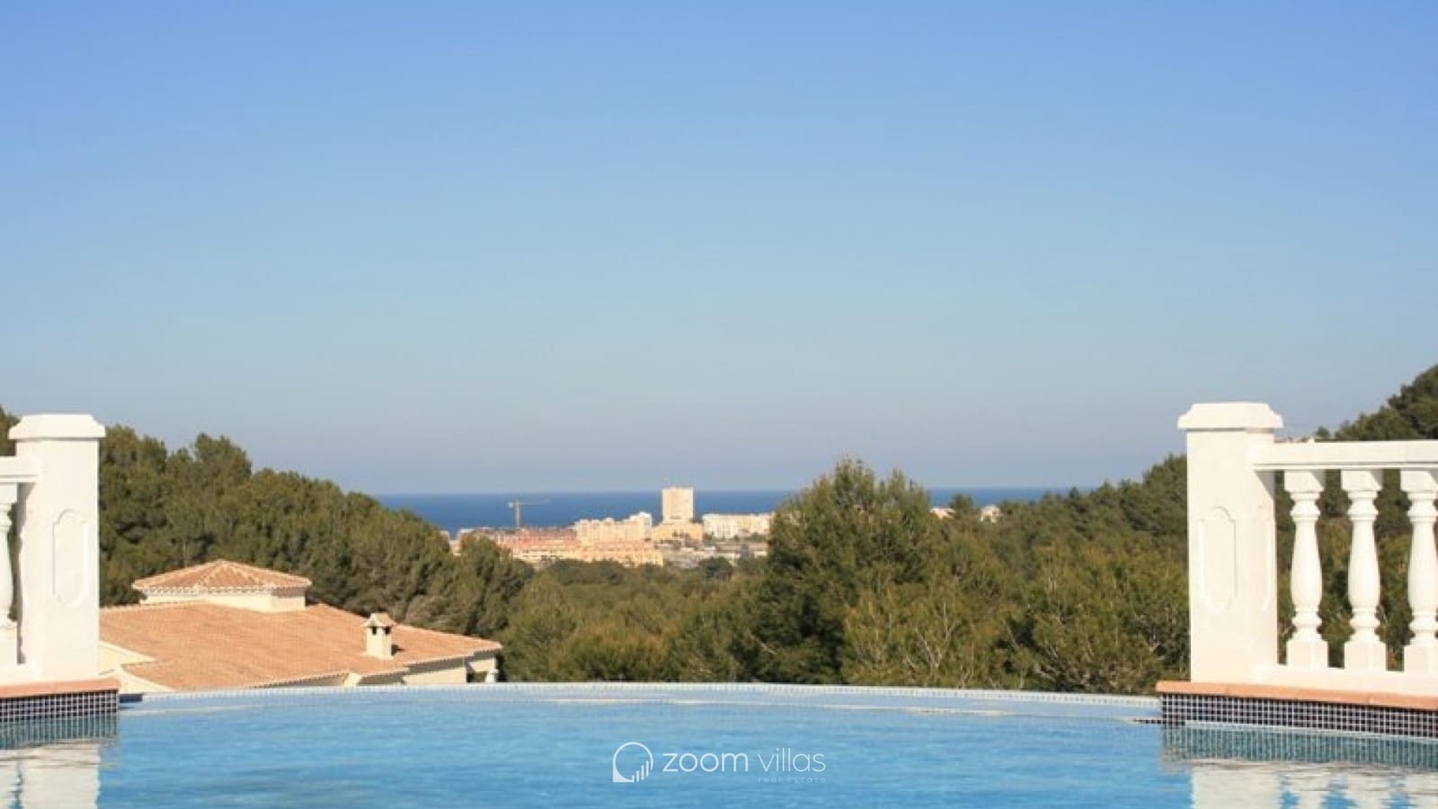 Chalet de 3 habitaciones en Javea / Xàbia en venta con piscina - 750.000 € (Ref: 9064578)