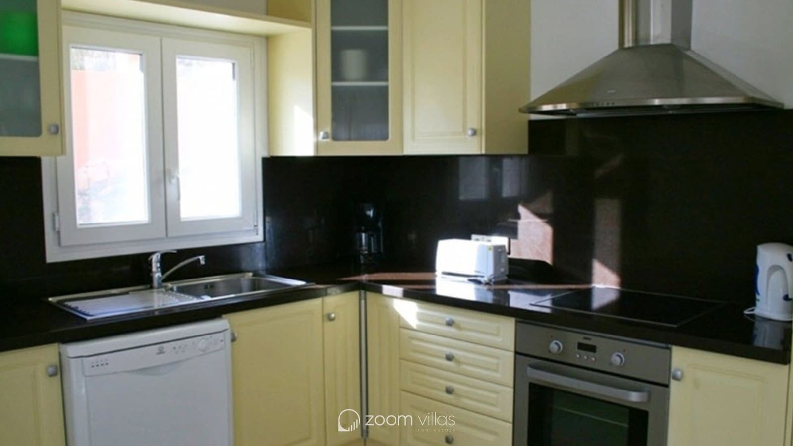 Chalet de 3 habitaciones en Javea / Xàbia en venta con piscina - 750.000 € (Ref: 9064578)