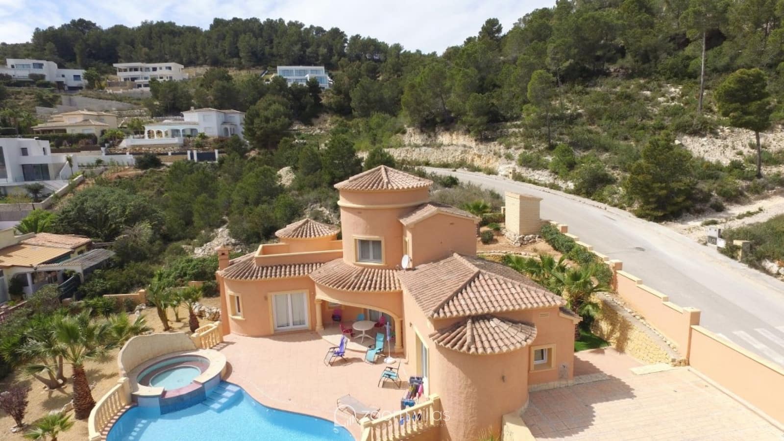 Chalet de 3 habitaciones en Javea / Xàbia en venta con piscina - 750.000 € (Ref: 9064578)
