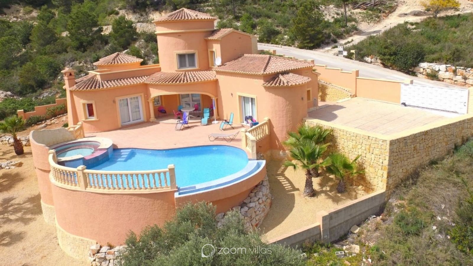 Chalet de 3 habitaciones en Javea / Xàbia en venta con piscina - 750.000 € (Ref: 9064578)