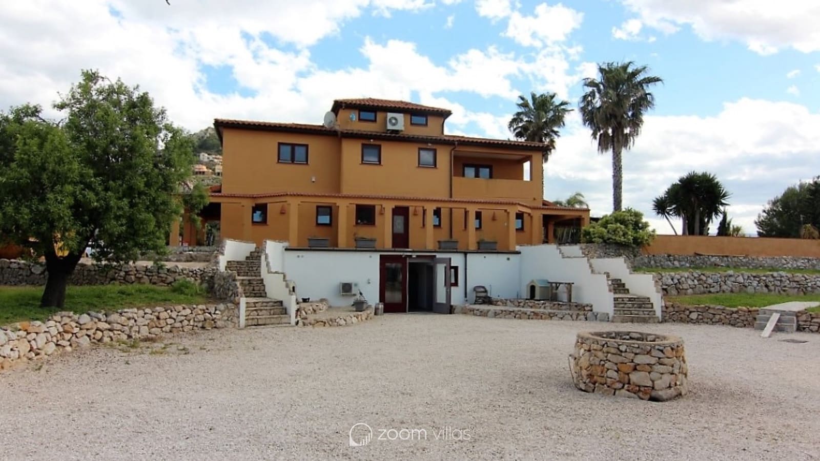 5 bedroom Villa for sale in Pedreguer with pool garage - € 1,400,000 (Ref: 9072603)