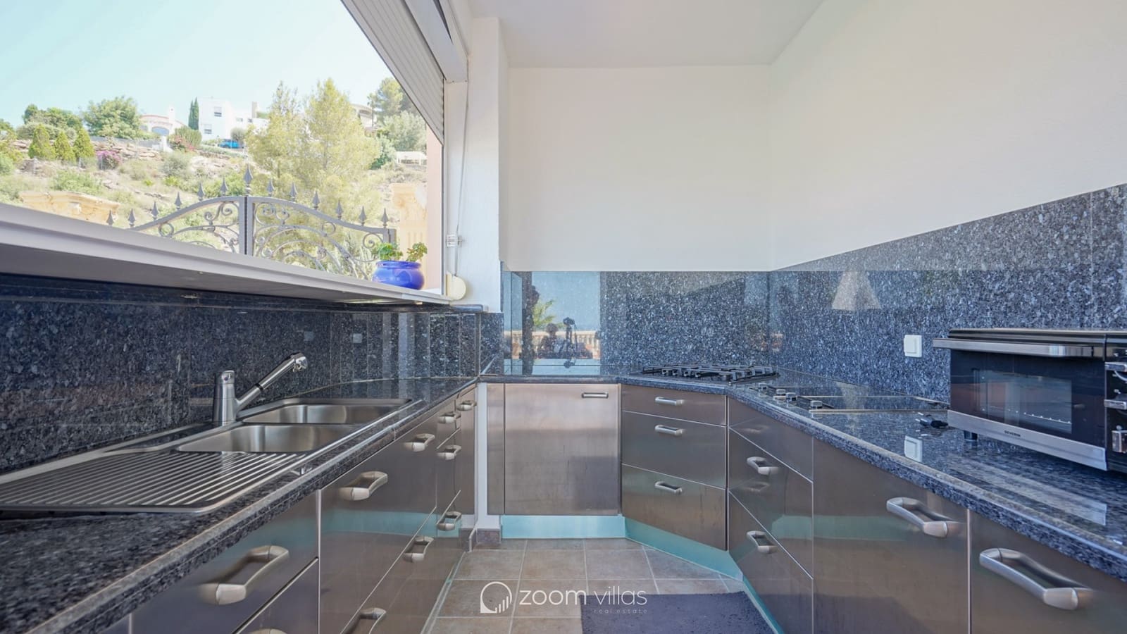 5 soverom Villa til salgs i La Sella med svømmebasseng garasje - € 1 499 000 (Ref: 9072604)