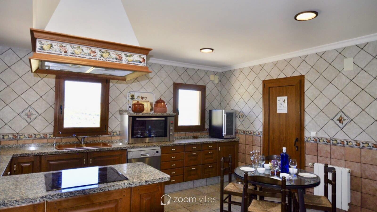 9 quarto Moradia para venda em Benissa com piscina - 680 000 € (Ref: 9073988)