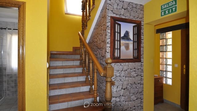 9 bedroom Villa for sale in Benissa with pool - € 680,000 (Ref: 9073988)