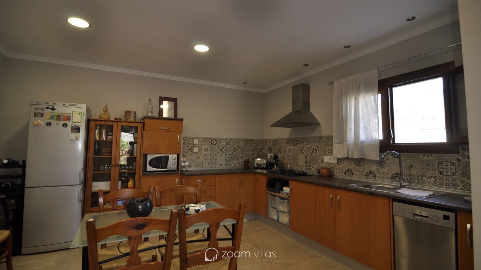 9 quarto Moradia para venda em Benissa com piscina - 680 000 € (Ref: 9073988)