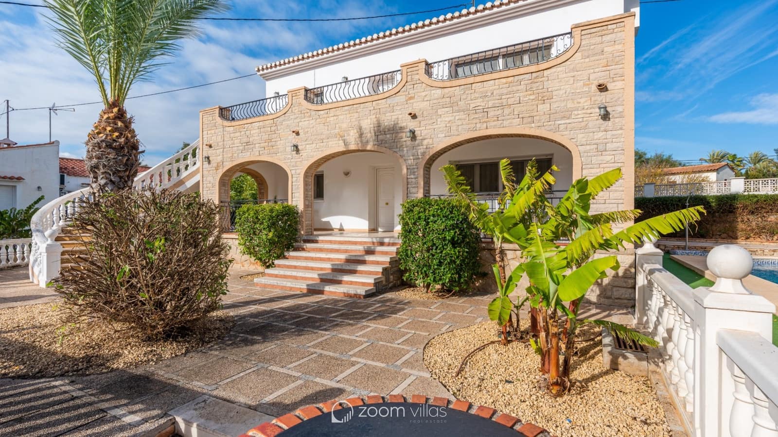 Chalet de 13 habitaciones en Calpe / Calp en venta con piscina - 2.125.000 € (Ref: 9073989)