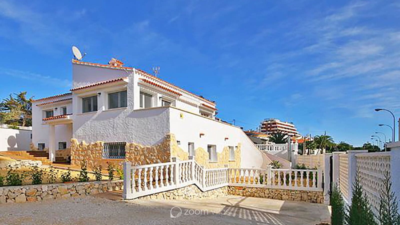 Chalet de 13 habitaciones en Calpe / Calp en venta con piscina - 2.125.000 € (Ref: 9073989)