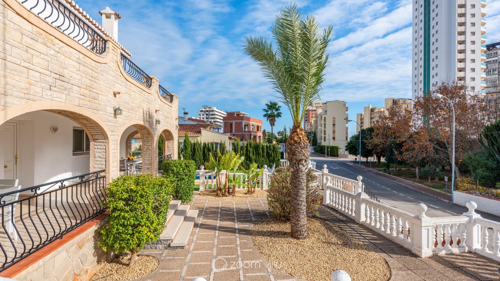 Chalet de 13 habitaciones en Calpe / Calp en venta con piscina - 2.125.000 € (Ref: 9073989)