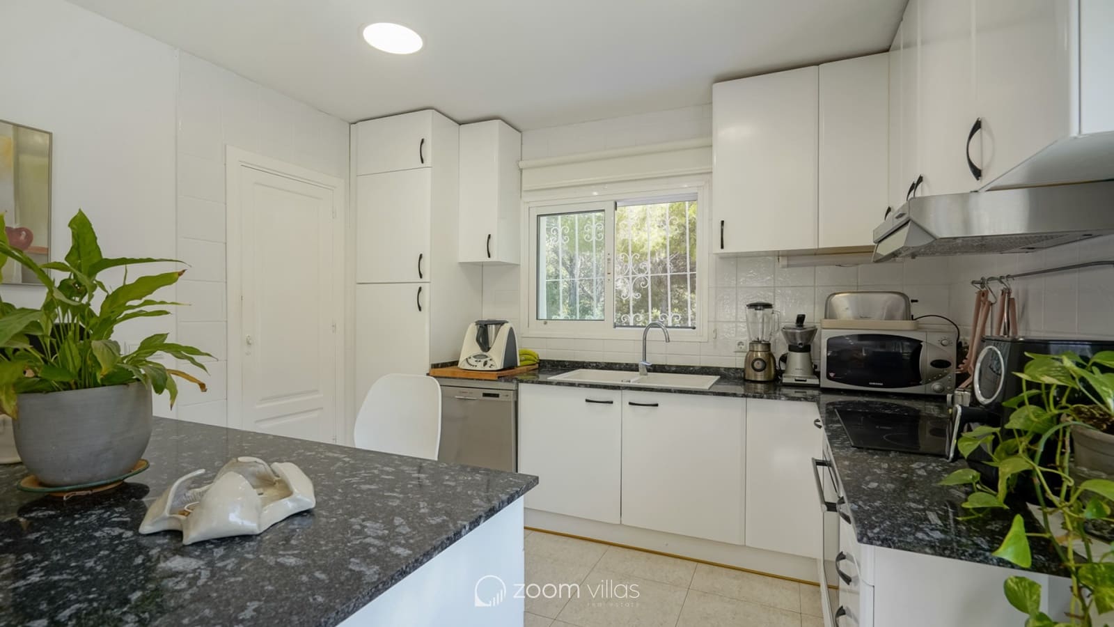 4 soveværelse Villa til salg i Montemar med swimmingpool - € 620.000 (Ref: 9107970)