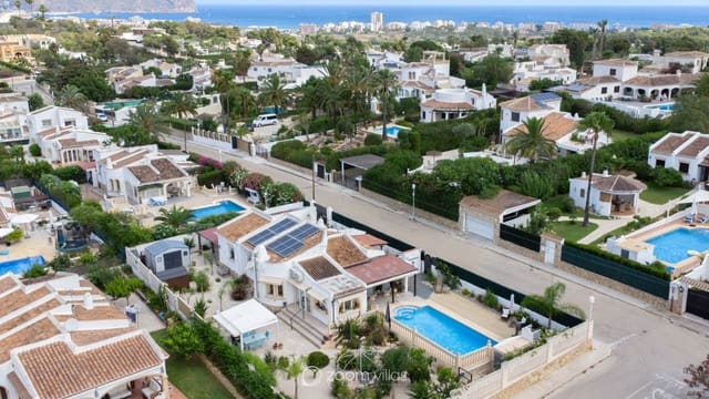 3 soveværelse Villa til salg i Pinosol, Javea / Xàbia med swimmingpool - € 595.000 (Ref: 9128907)