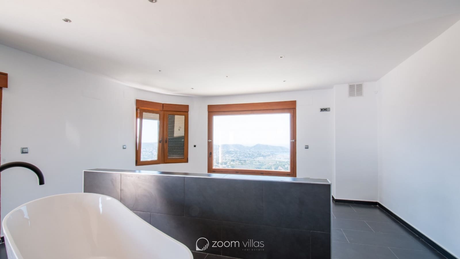 5 soveværelse Villa til salg i Moraira med swimmingpool - € 1.400.000 (Ref: 9130869)