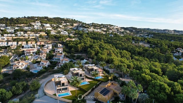 3 bedroom Villa for sale in Pueblo, Calpe / Calp with pool - € 925,000 (Ref: 9172062)