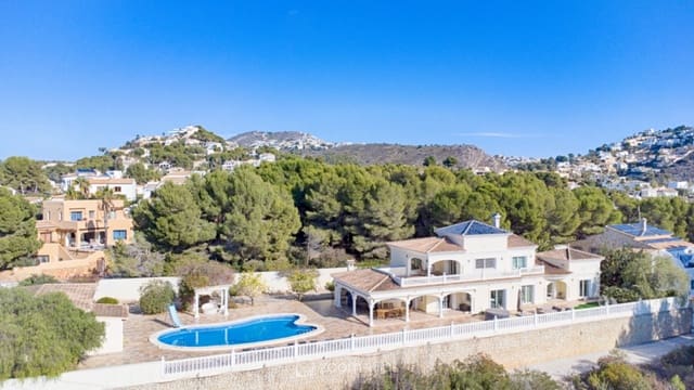5 soveværelse Villa til salg i Moraira, Teulada-Moraira med swimmingpool - € 1.990.000 (Ref: 9180097)