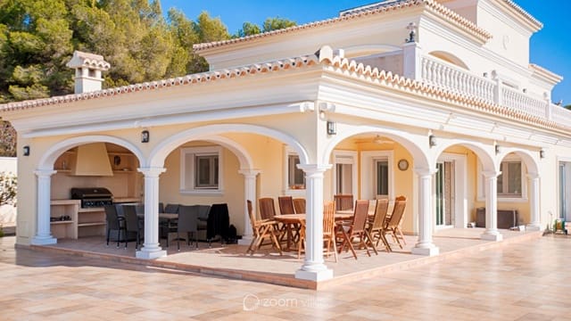 5 soveværelse Villa til salg i Moraira, Teulada-Moraira med swimmingpool - € 1.990.000 (Ref: 9180097)