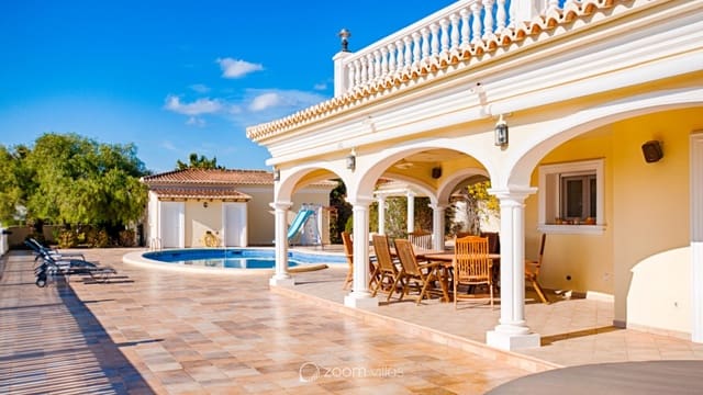 5 soveværelse Villa til salg i Moraira, Teulada-Moraira med swimmingpool - € 1.990.000 (Ref: 9180097)