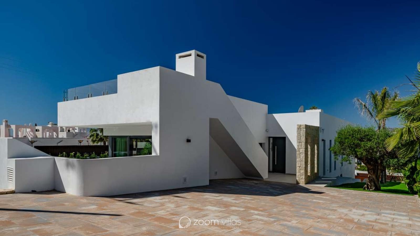 4 bedroom Villa for sale in Calpe / Calp with pool - € 1,599,000 (Ref: 9181487)