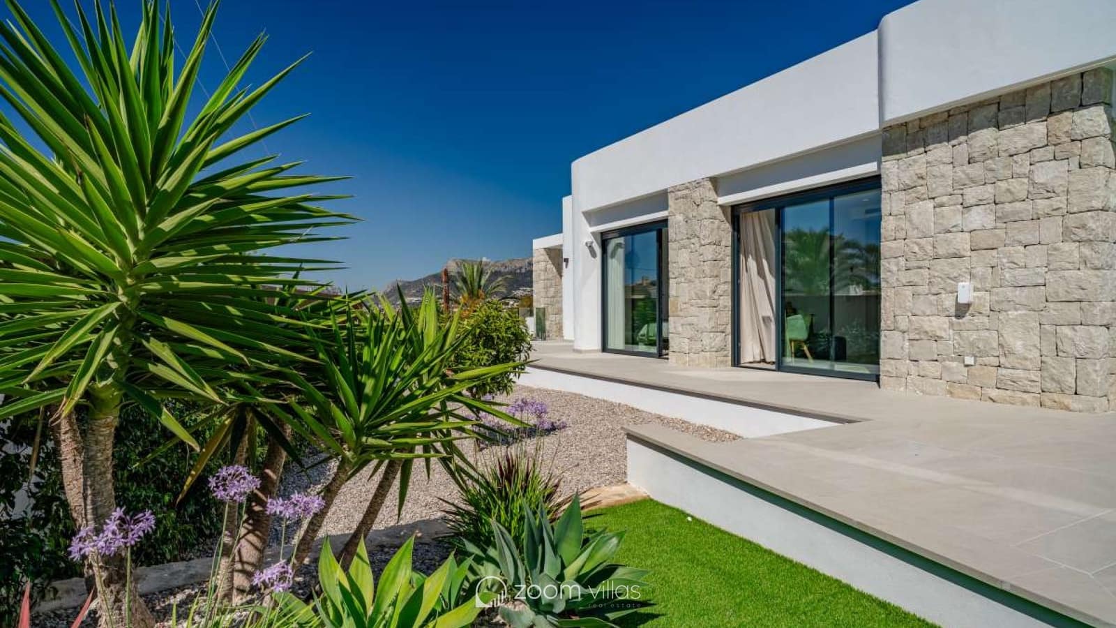 4 bedroom Villa for sale in Calpe / Calp with pool - € 1,599,000 (Ref: 9181487)
