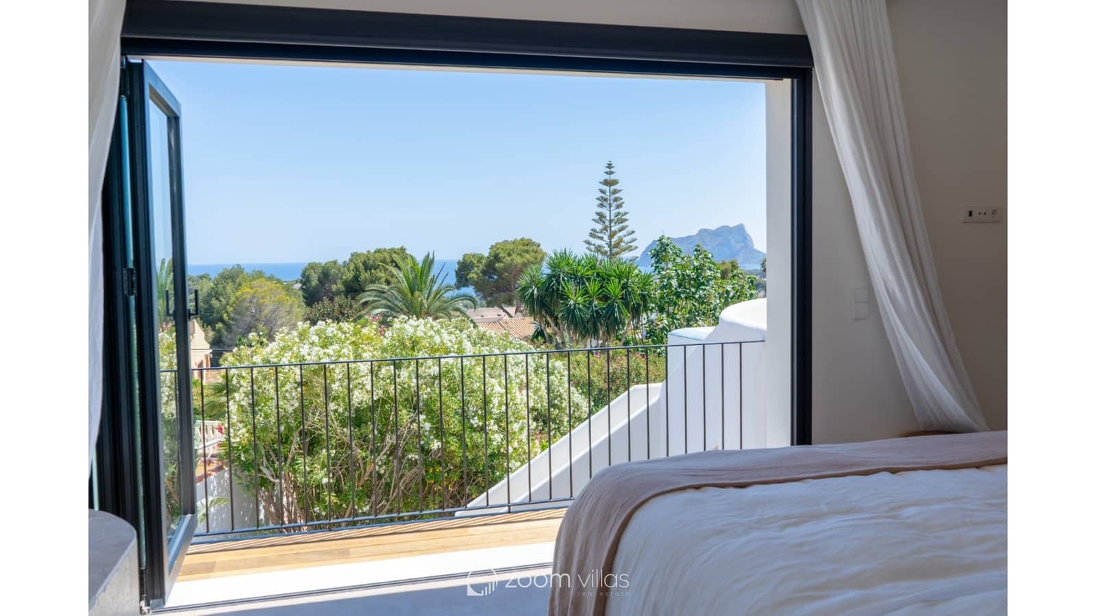 3 slaapkamer Villa te koop in Moraira met zwembad - € 3.950.000 (Ref: 9184877)