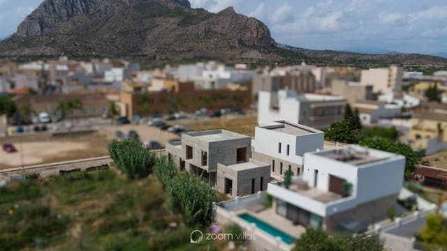 3 bedroom Villa for sale in Dénia - € 695,000 (Ref: 9187478)