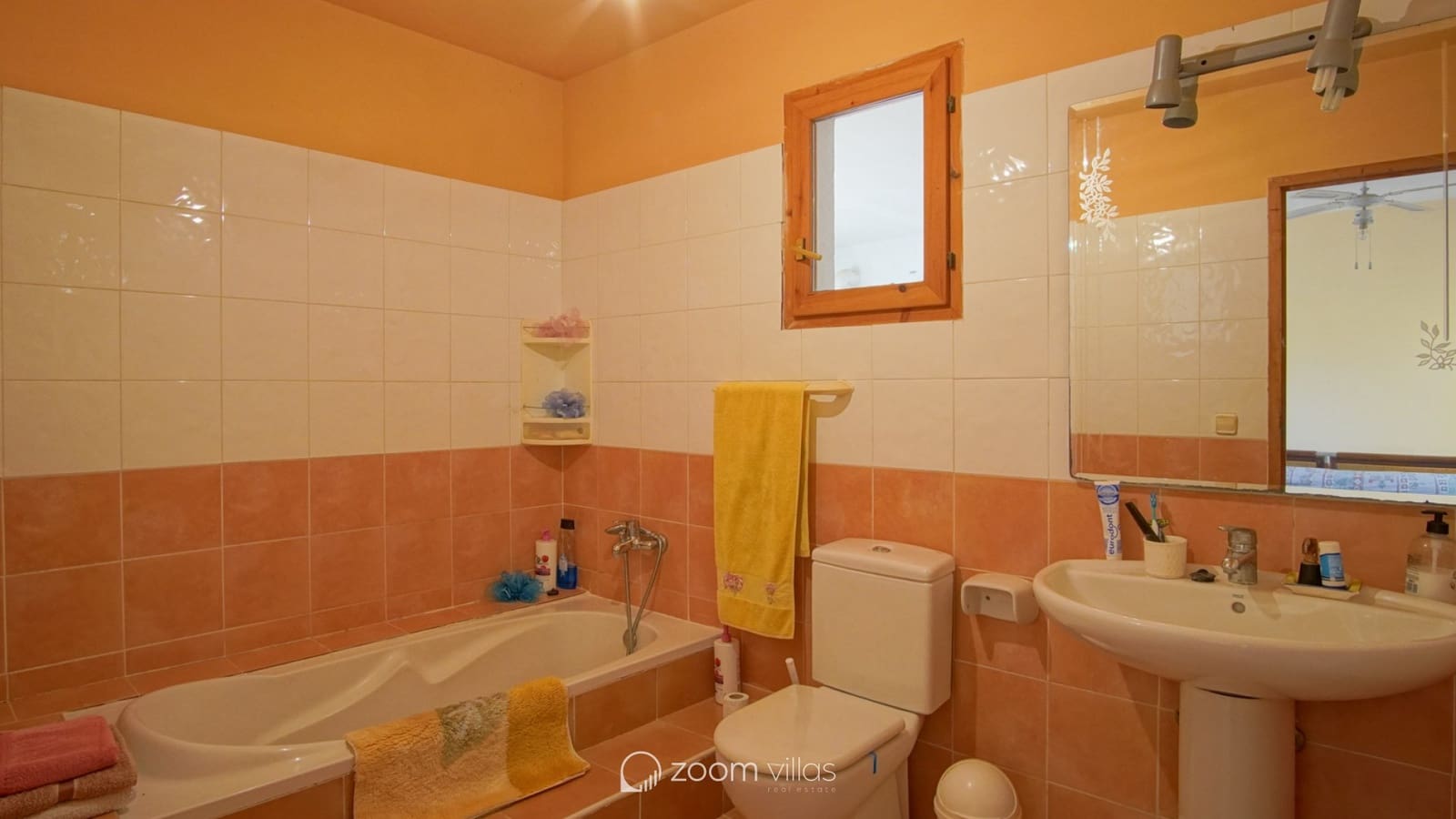 6 bedroom Villa for sale in Pedreguer with pool - € 732,000 (Ref: 9248847)