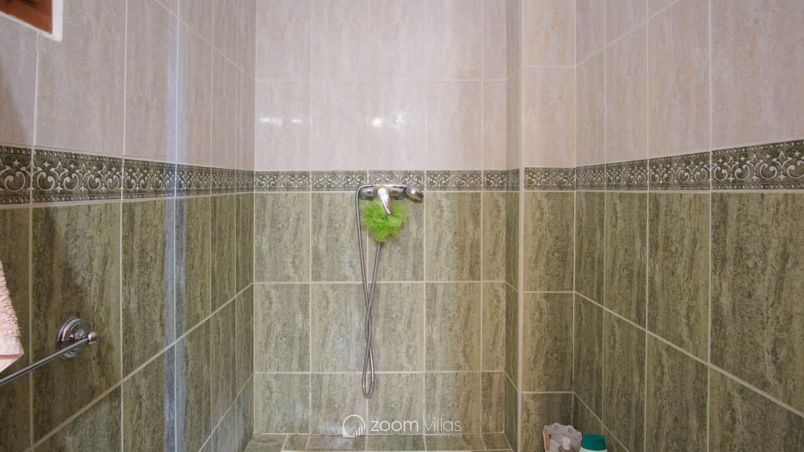 6 bedroom Villa for sale in Pedreguer with pool - € 732,000 (Ref: 9248847)