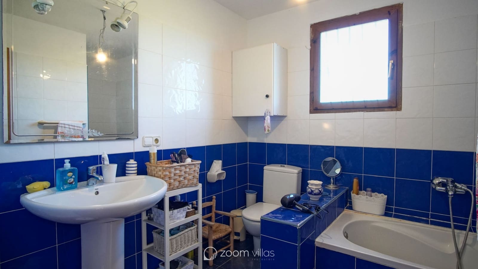 6 bedroom Villa for sale in Pedreguer with pool - € 732,000 (Ref: 9248847)