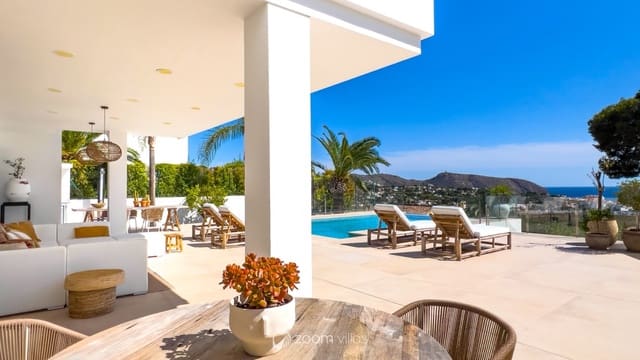 4 bedroom Villa for sale in Moraira, Teulada-Moraira with pool - € 1,990,000 (Ref: 9252504)