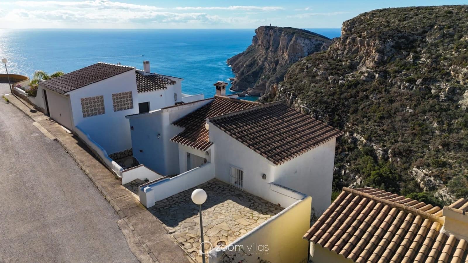 Chalet de 2 habitaciones en Benitachell / Benitatxell en venta con piscina - 335.000 € (Ref: 9311406)