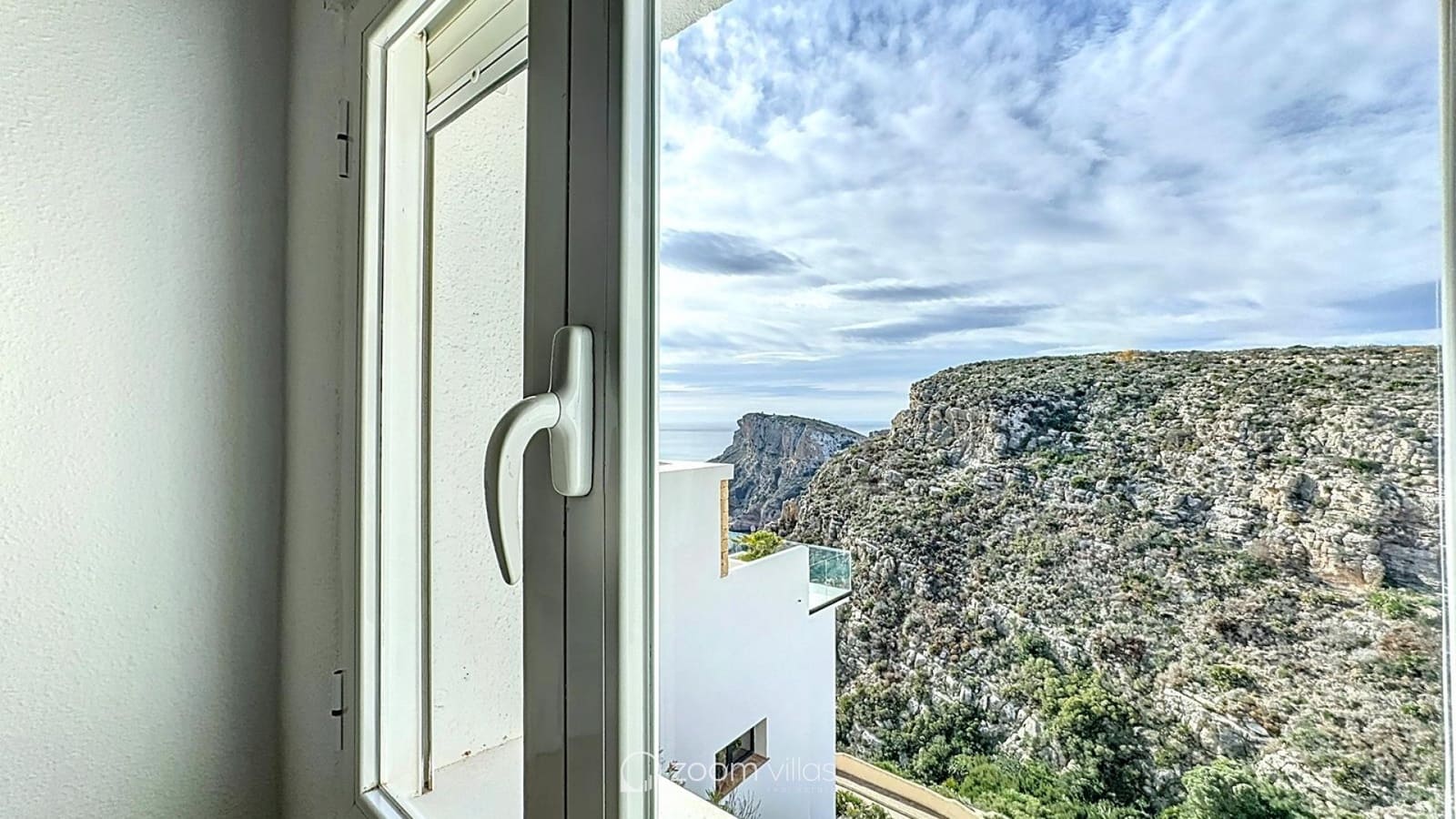 Chalet de 2 habitaciones en Benitachell / Benitatxell en venta con piscina - 335.000 € (Ref: 9311406)