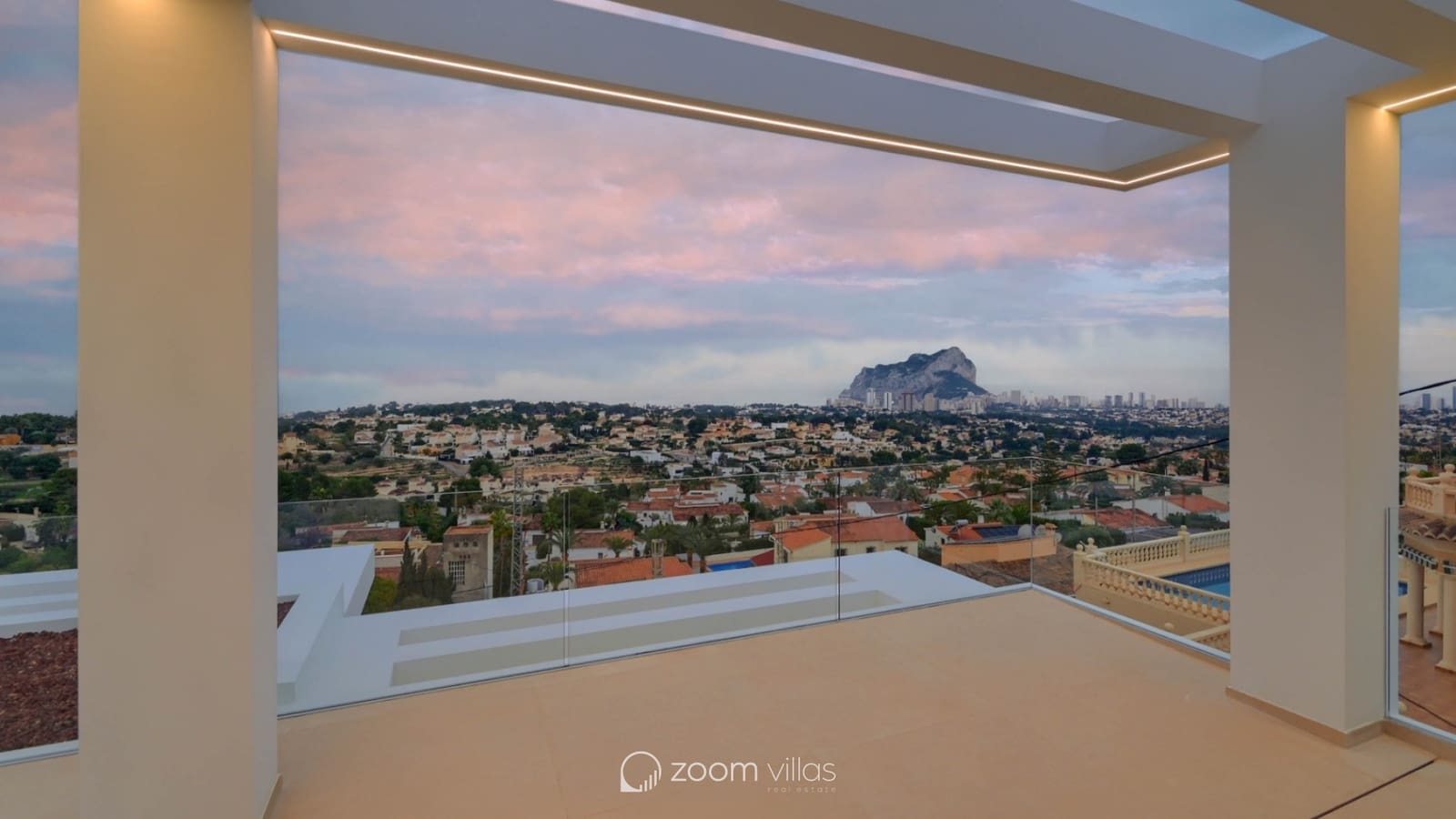 4 sypialnia Willa na sprzedaż w Calpe / Calp z basenem - 1 985 000 € (Ref: 9322791)