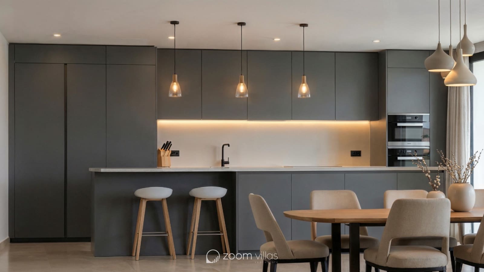 5 bedroom Villa for sale in Calpe / Calp with pool - € 1,890,000 (Ref: 9322813)